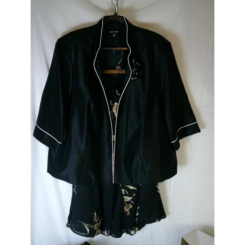 Dana Kay Womens Black Floral Skirt Suit 2 Piece Set Jacket Plus Size 24W